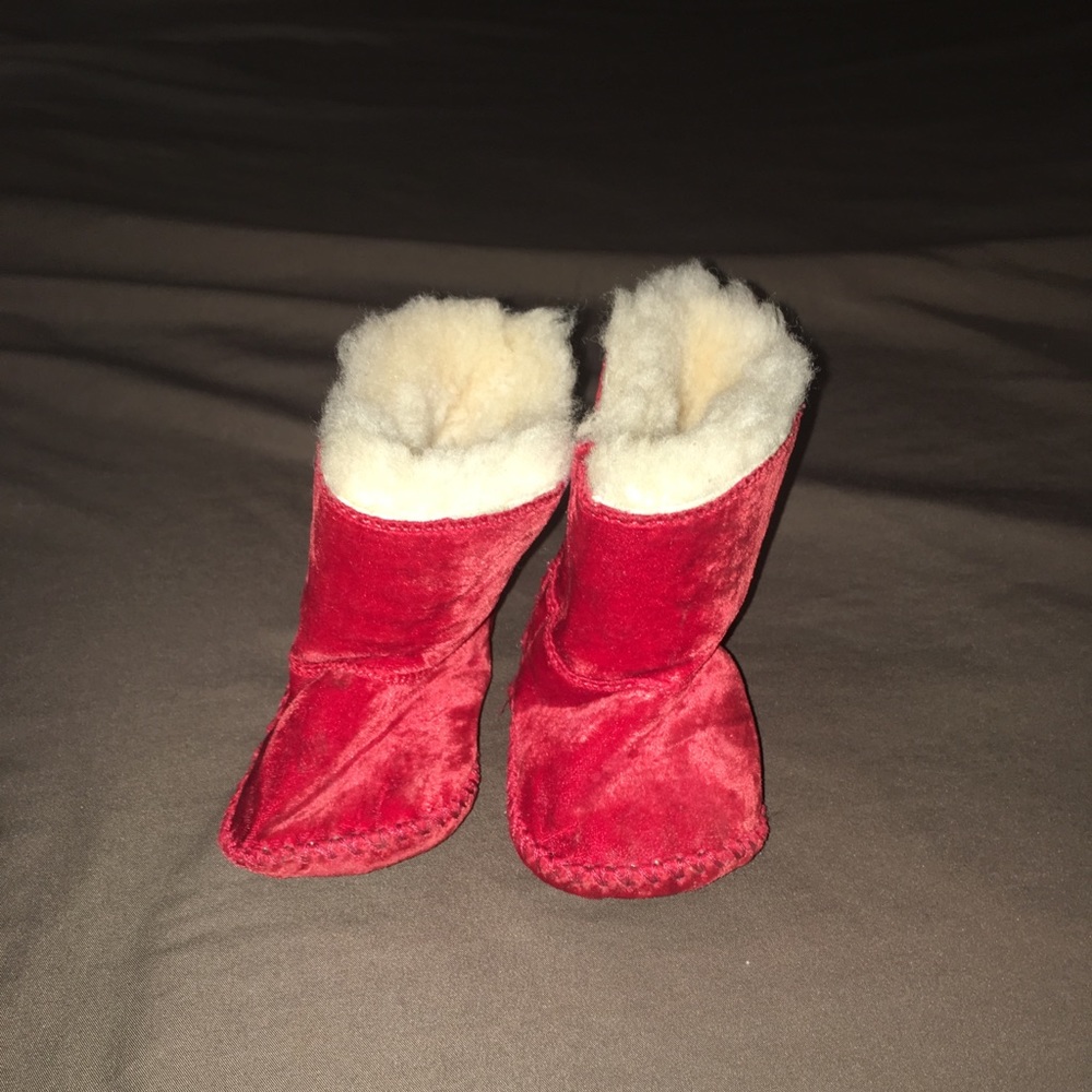 🚫SOLD🚫Toddler size 2/3 Uggs